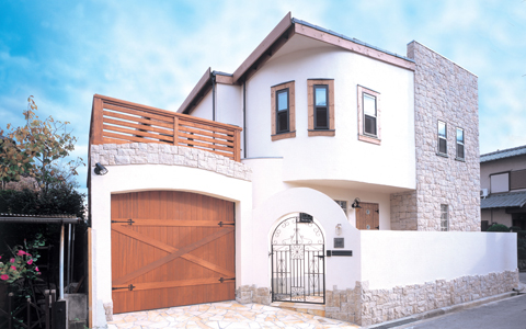 自然素材をまとった外観